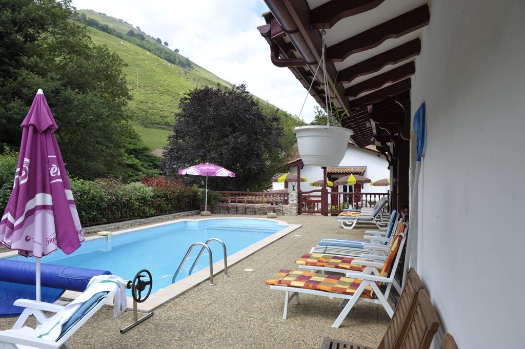 Hotel Les Sources De La Nive Esterençuby Exterior foto