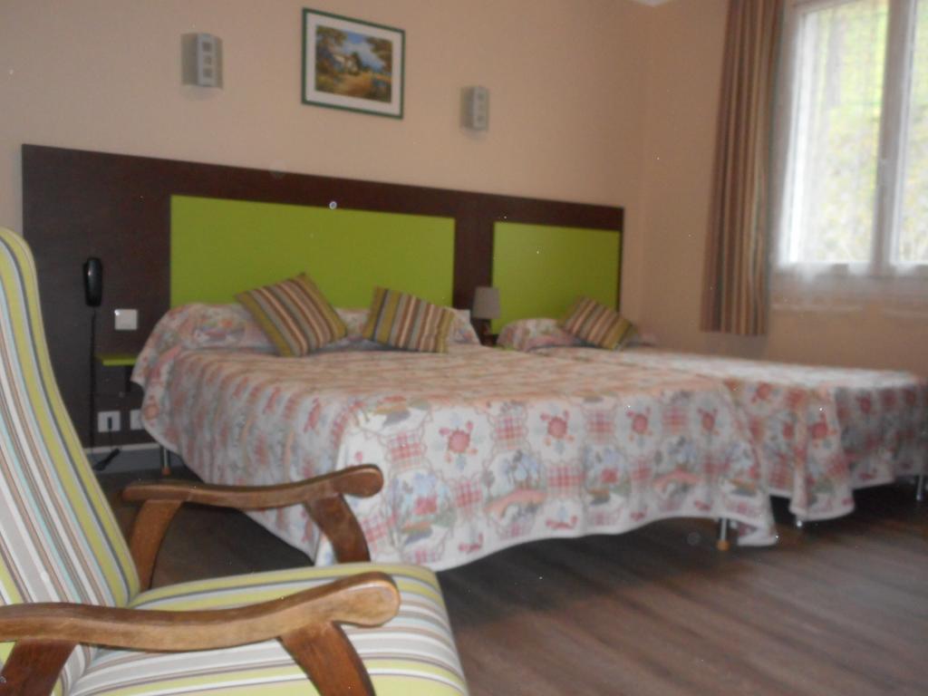 Hotel Les Sources De La Nive Esterençuby Zimmer foto