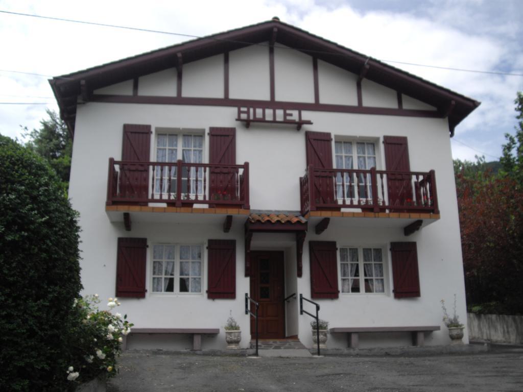 Hotel Les Sources De La Nive Esterençuby Exterior foto