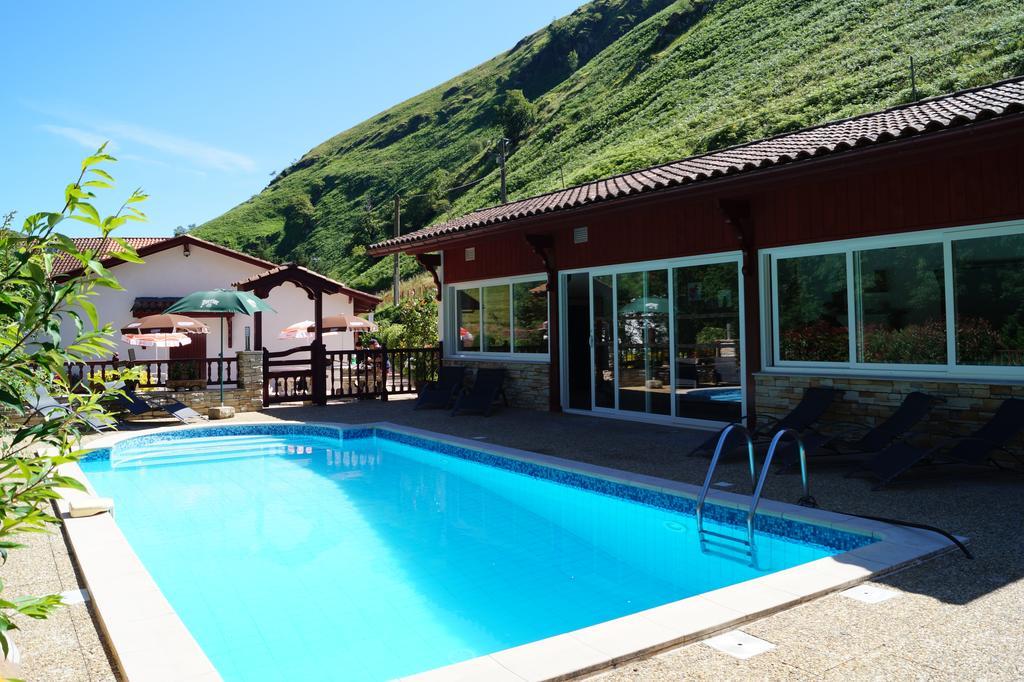 Hotel Les Sources De La Nive Esterençuby Exterior foto