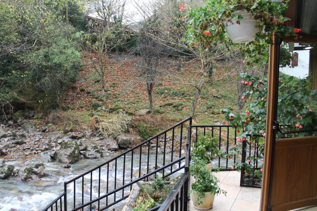 Hotel Les Sources De La Nive Esterençuby Exterior foto